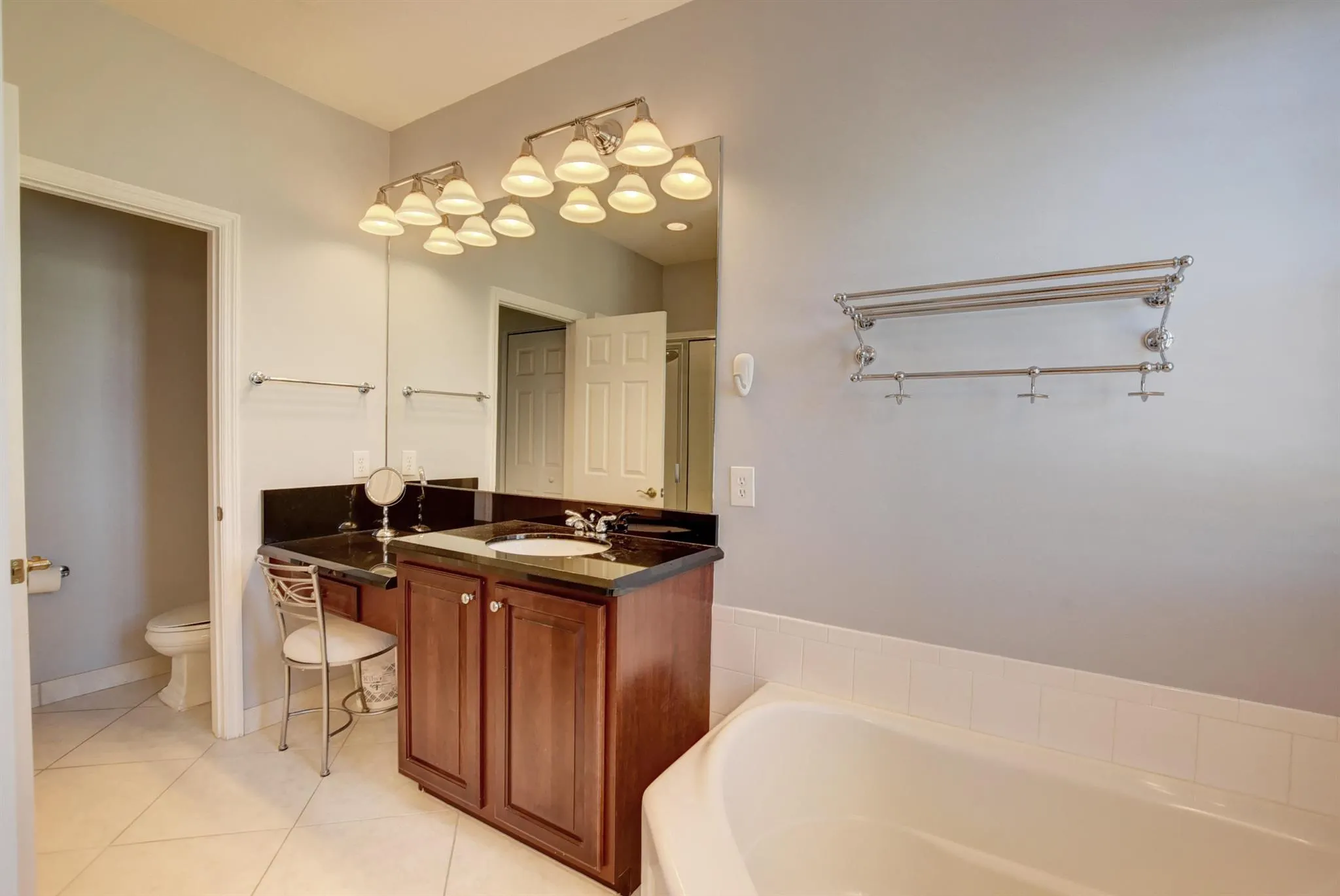 290 NE 5th Avenue, #1