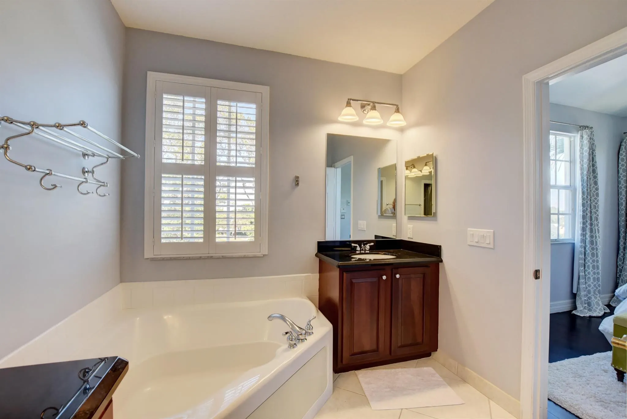 290 NE 5th Avenue, #1