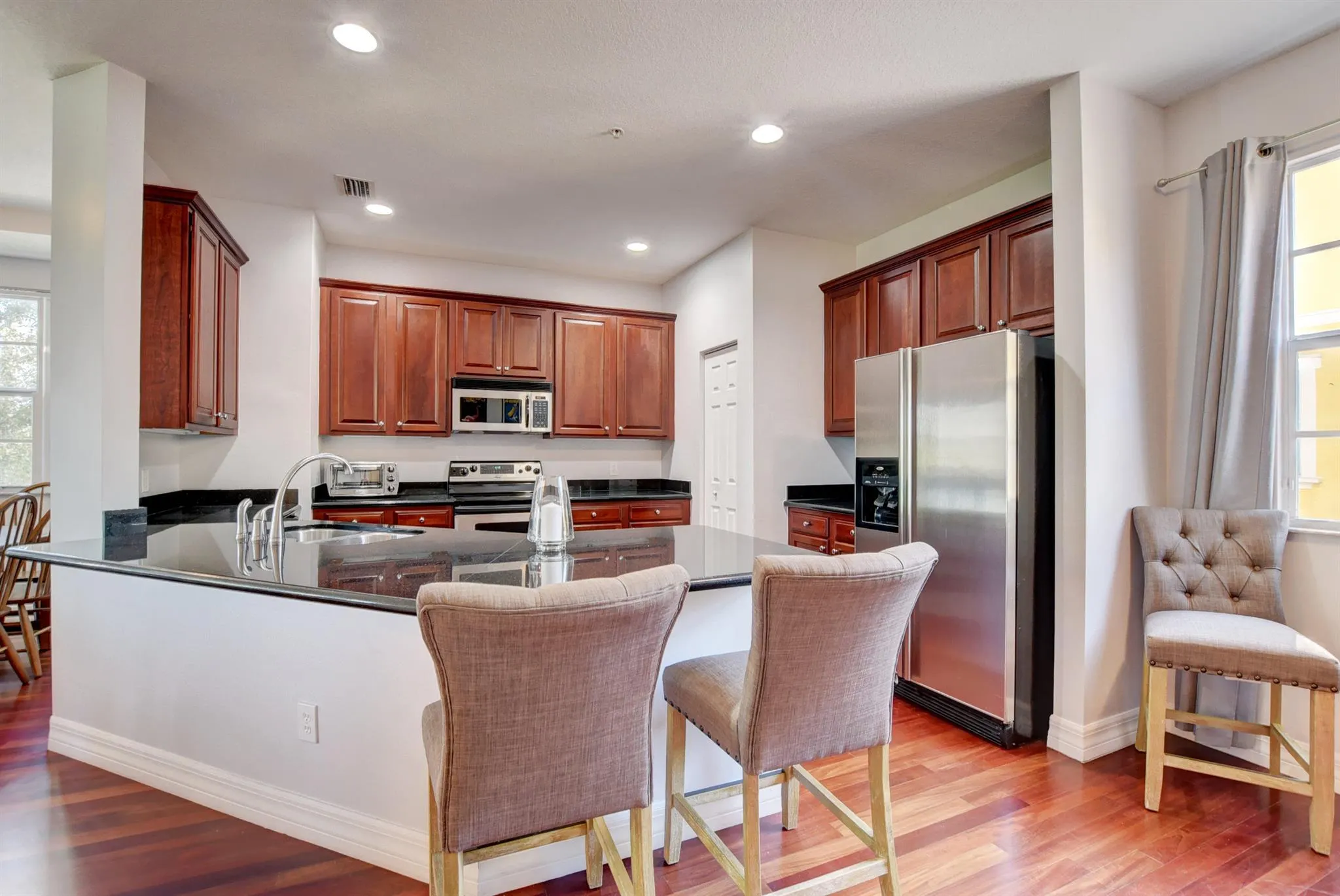 290 NE 5th Avenue, #1