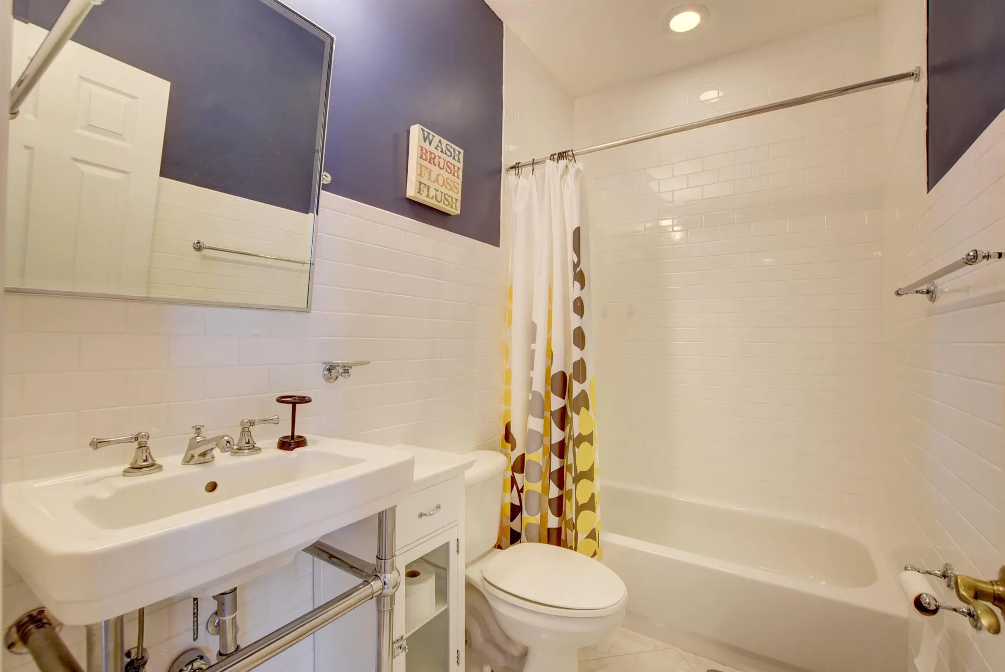 290 NE 5th Avenue, #1