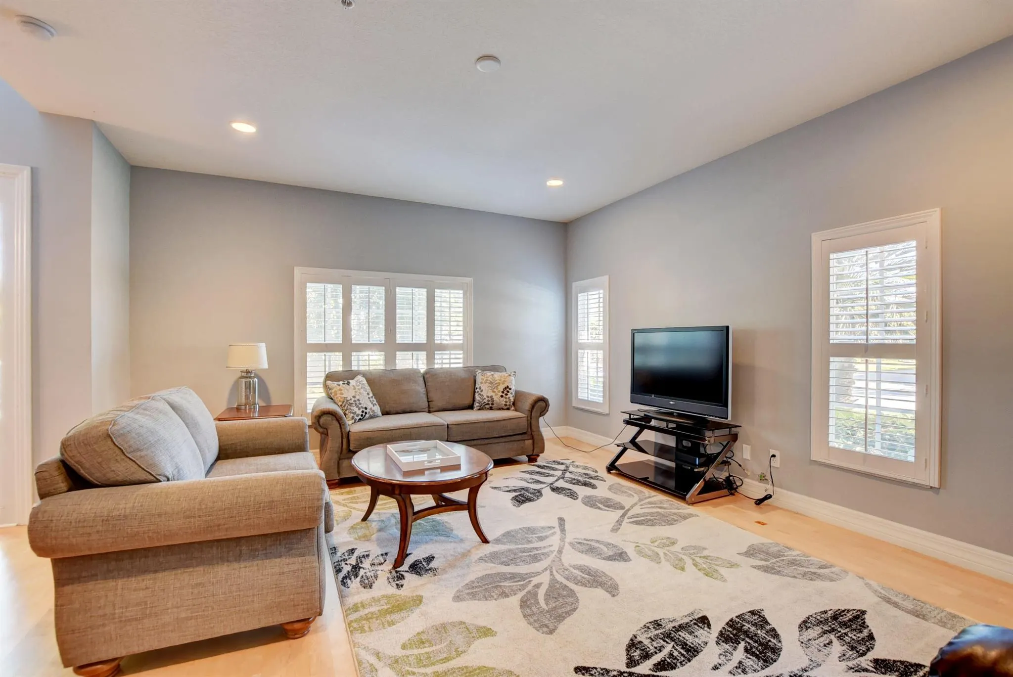 290 NE 5th Avenue, #1