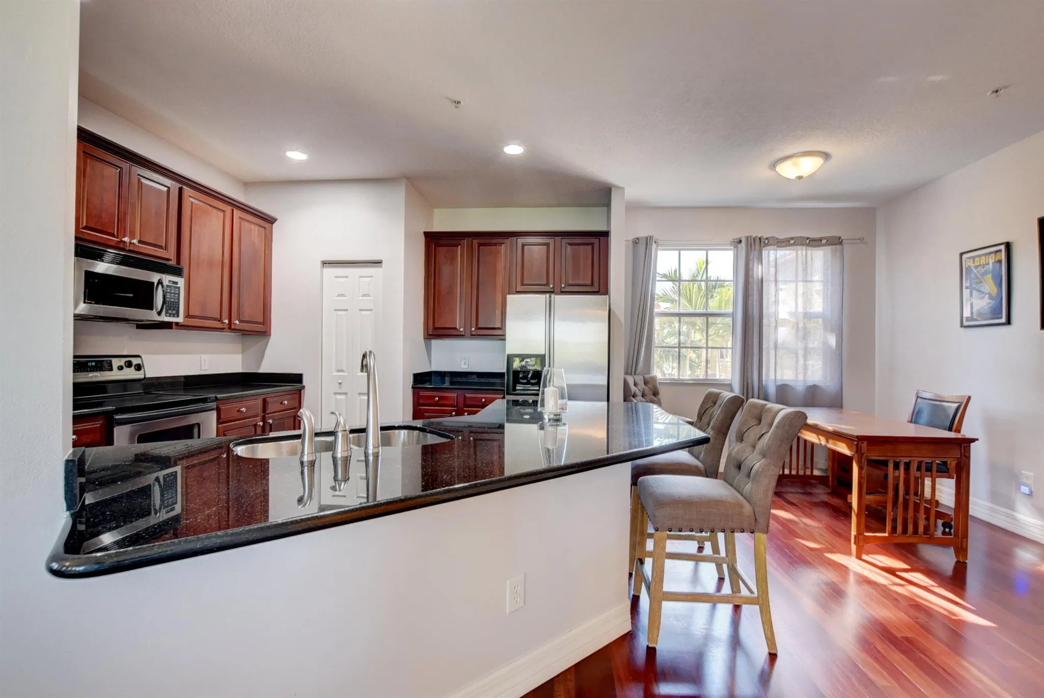 290 NE 5th Avenue, #1