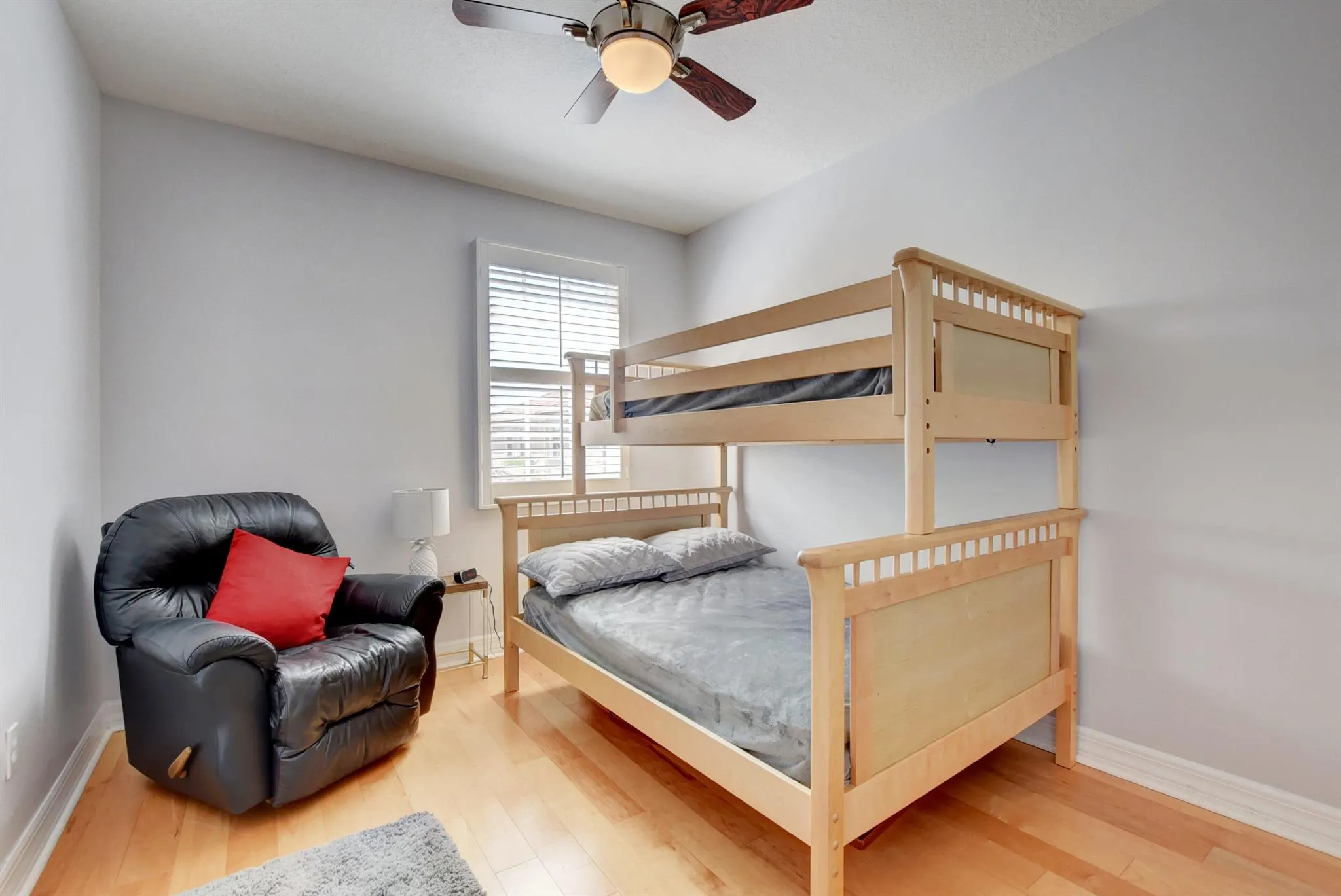 290 NE 5th Avenue, #1