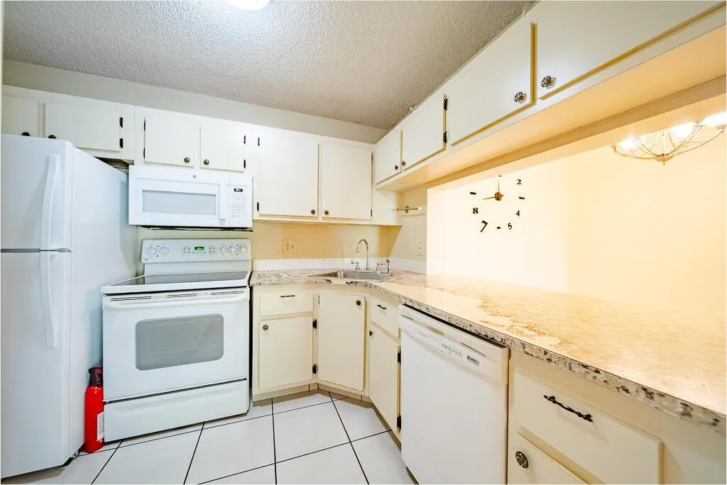 202 Foxtail Drive, #A3
