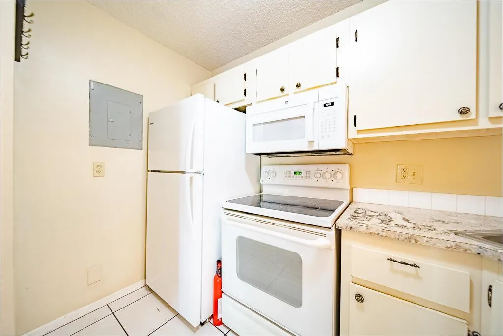 202 Foxtail Drive, #A3