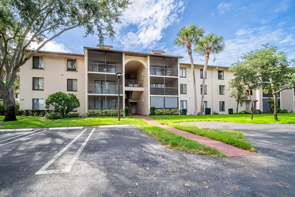 202 Foxtail Drive, #A3