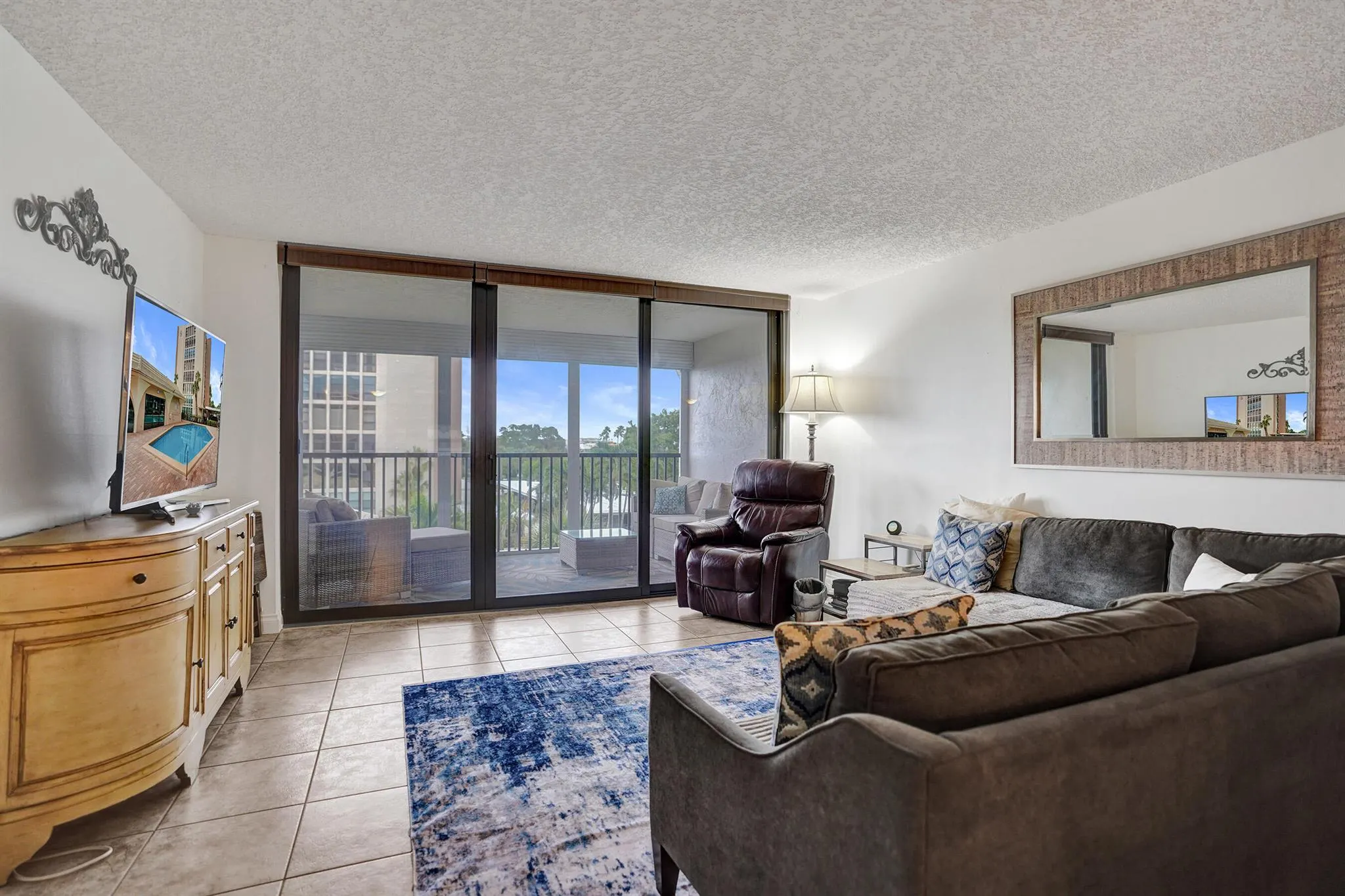 1627 Riverview Road, #410