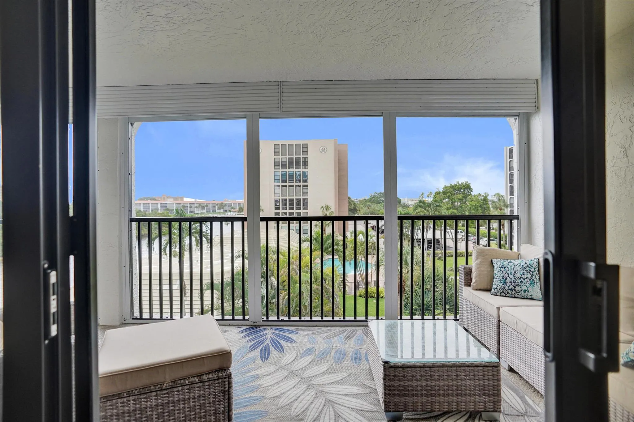 1627 Riverview Road, #410