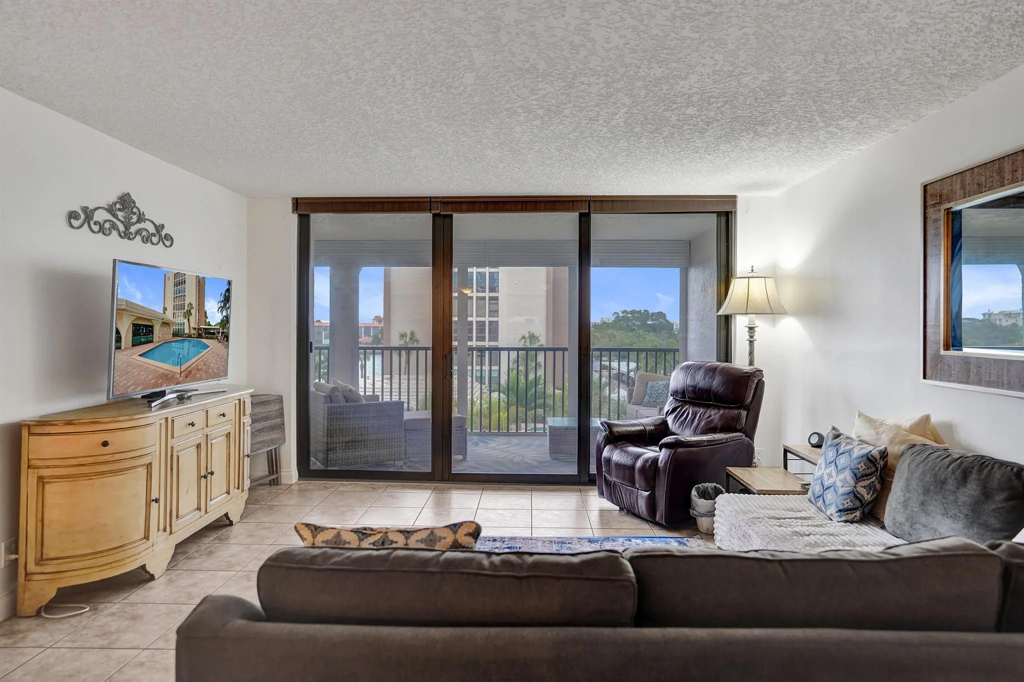 1627 Riverview Road, #410