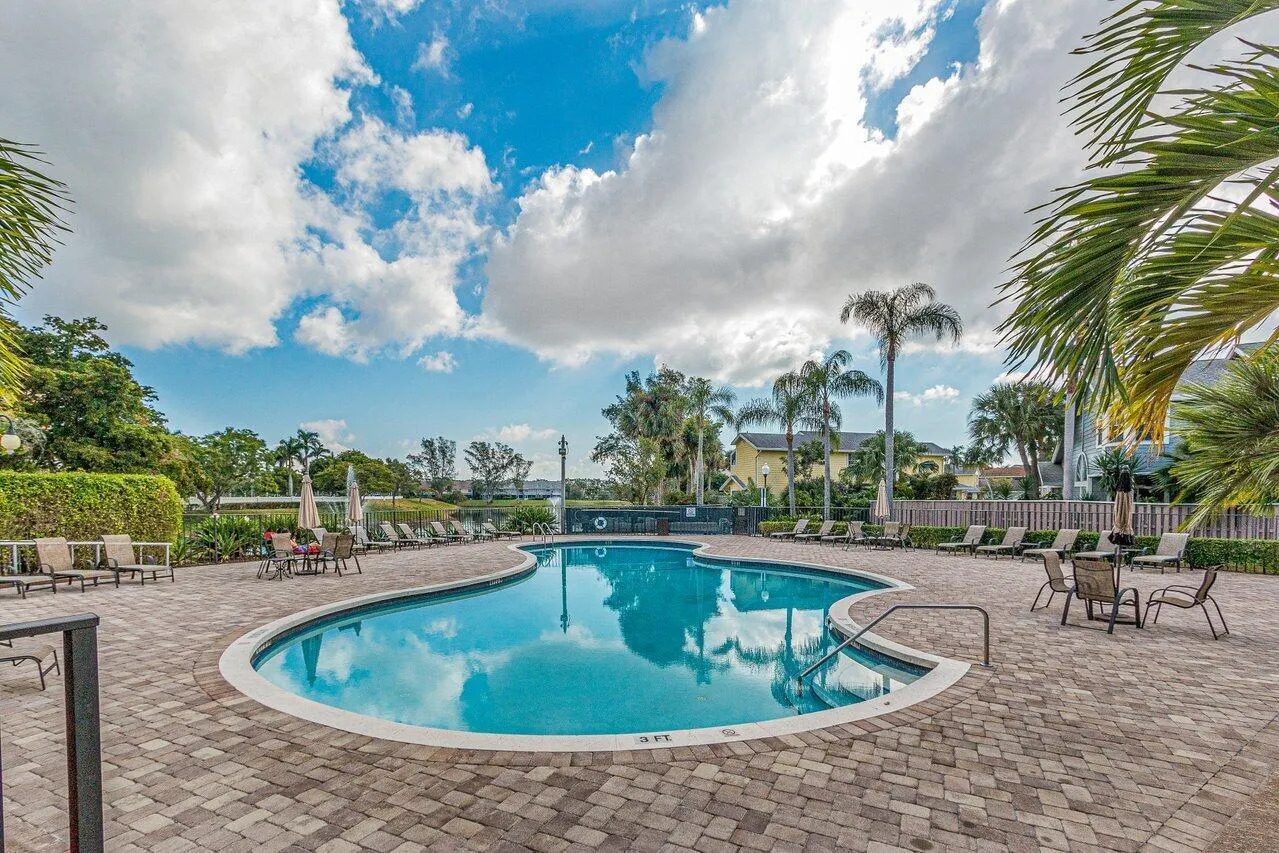 5292 Buckhead Circle, #1030