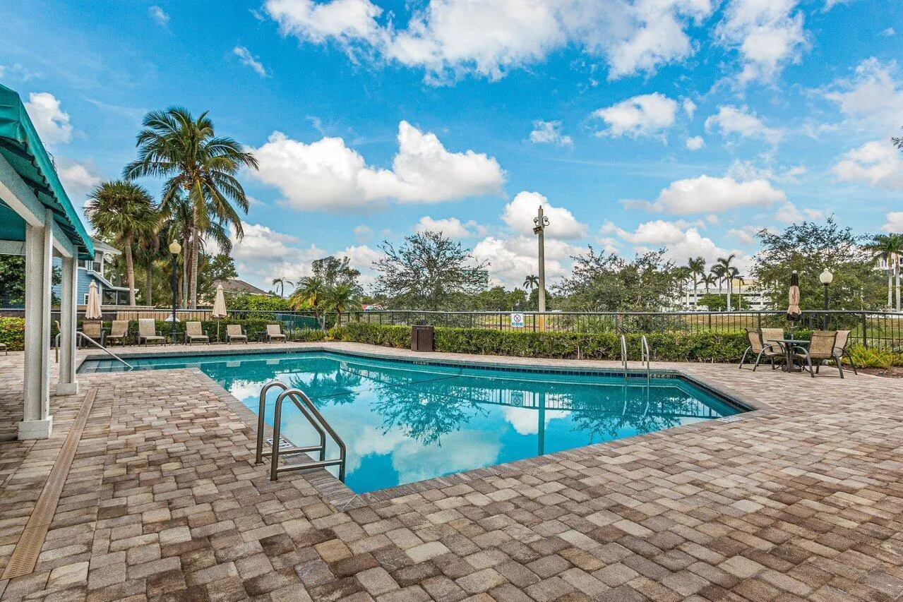 5292 Buckhead Circle, #1030