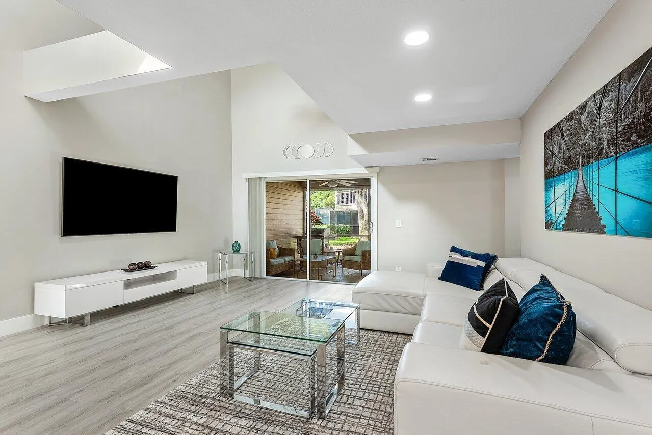5292 Buckhead Circle, #1030