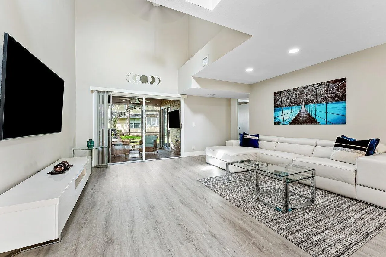 5292 Buckhead Circle, #1030
