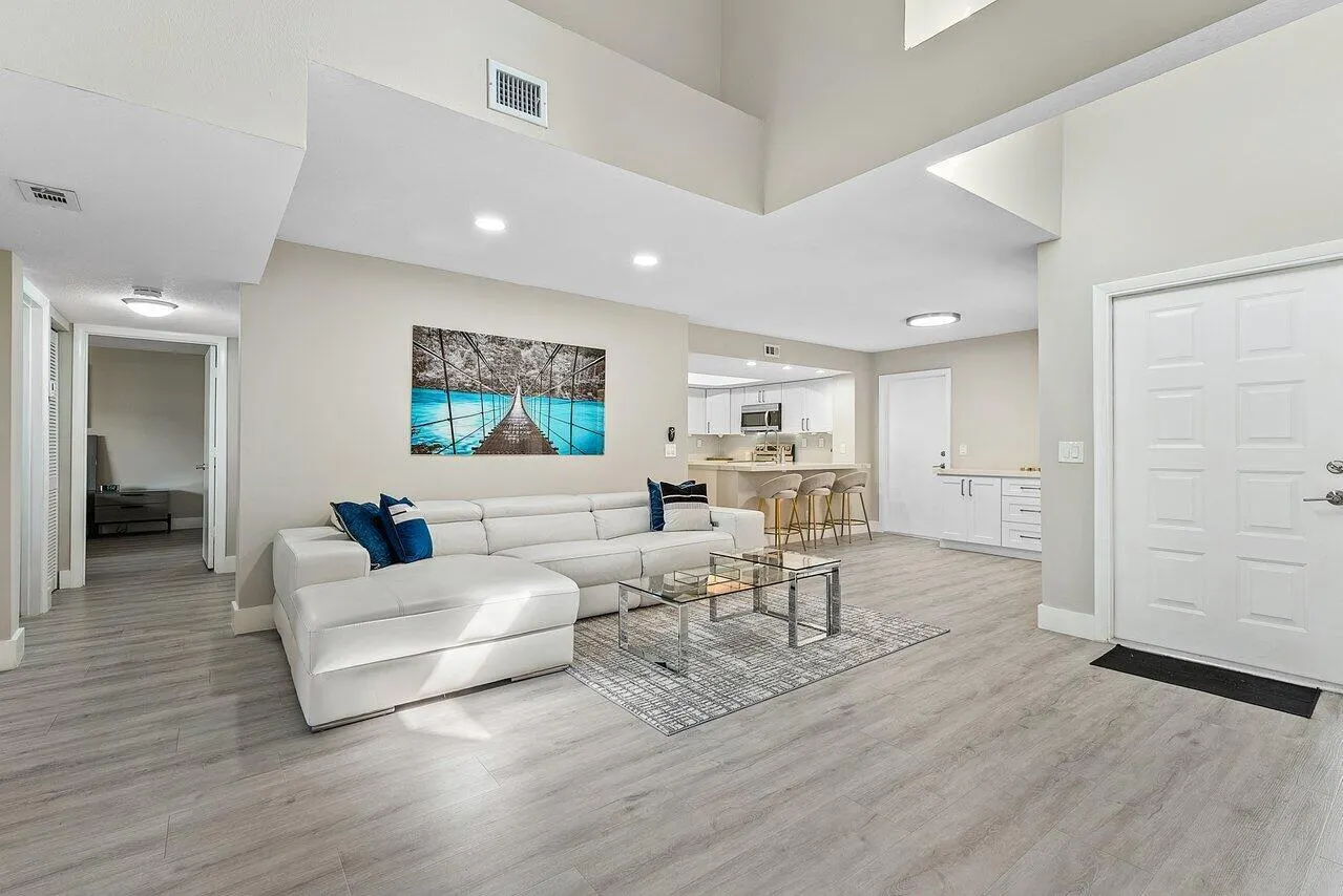 5292 Buckhead Circle, #1030