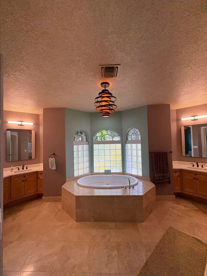 10548 SW Lands End Place