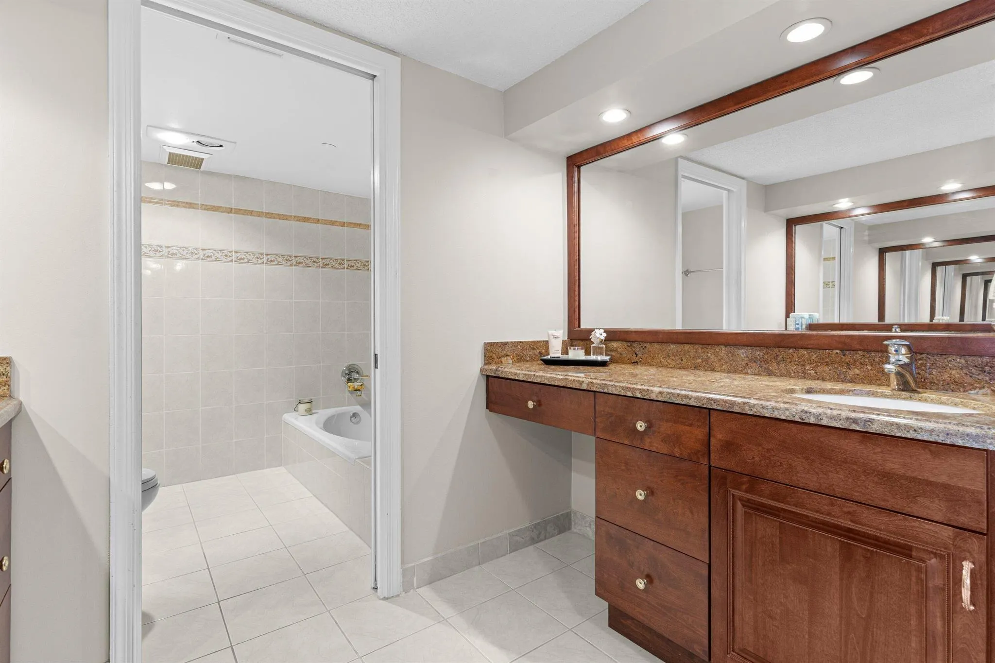 4545 N Ocean Boulevard, #15d