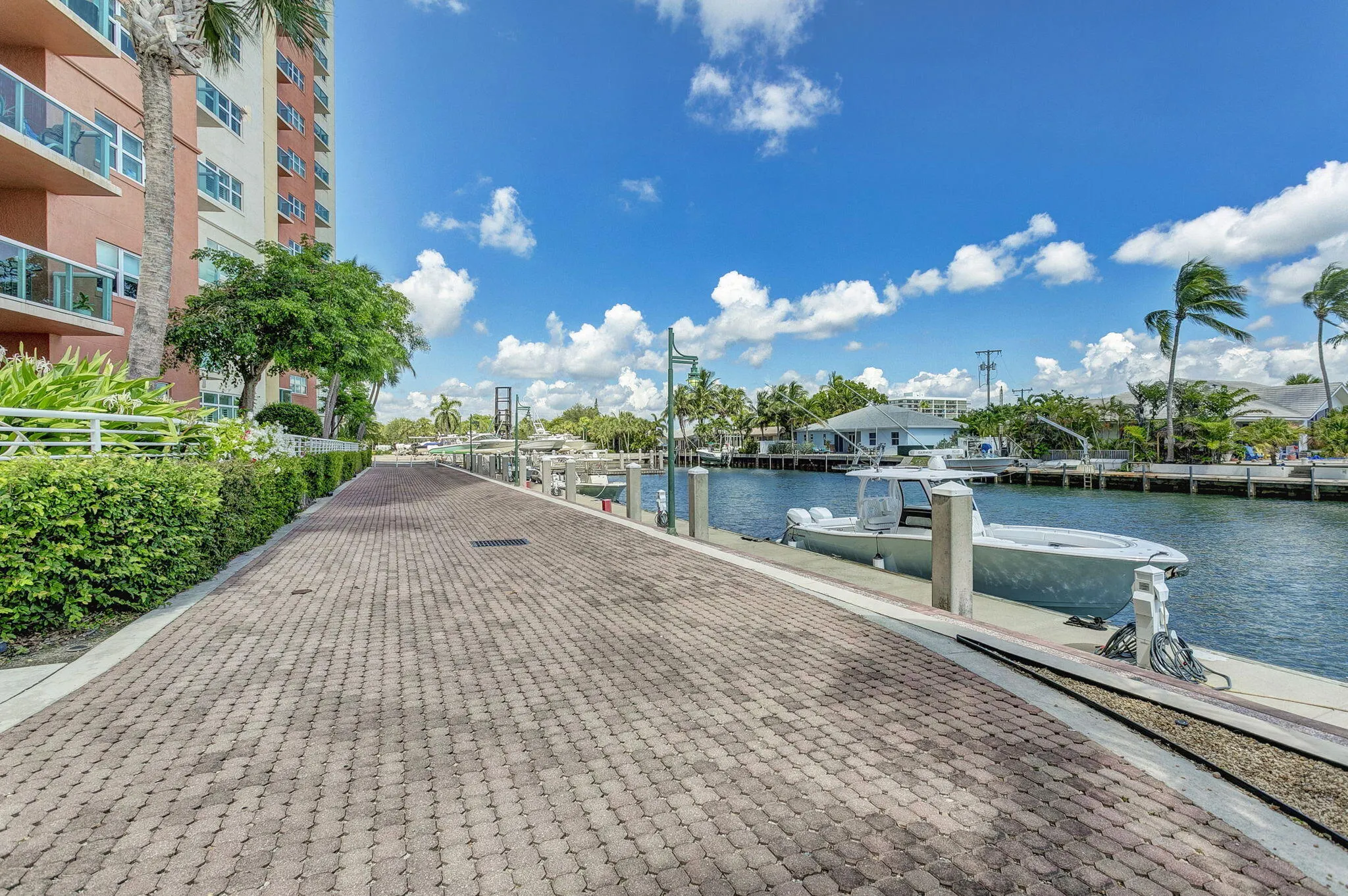 2640 Lake Shore Drive, #1716
