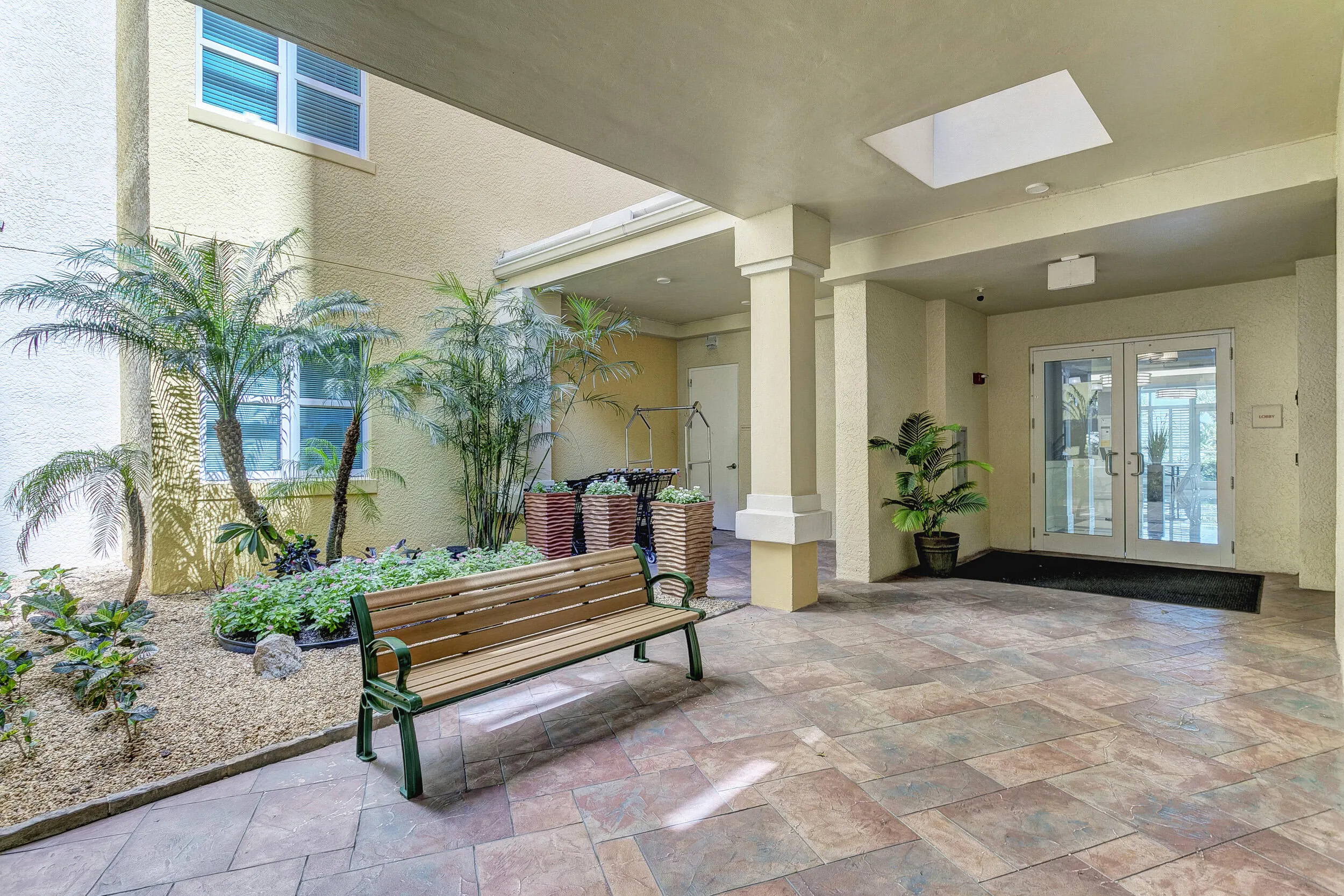 2640 Lake Shore Drive, #1716