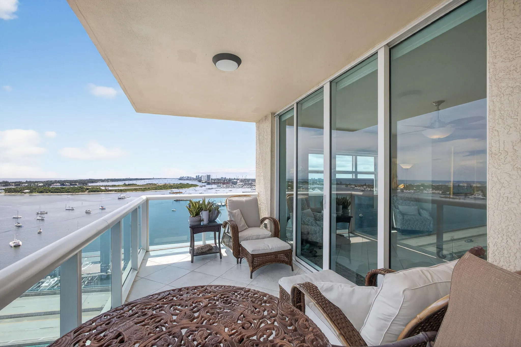 2640 Lake Shore Drive, #1716