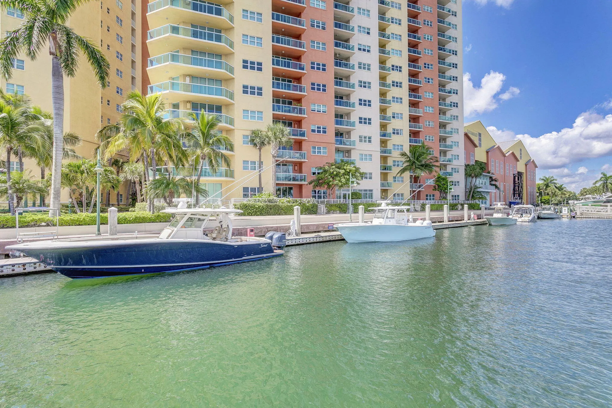 2640 Lake Shore Drive, #1716