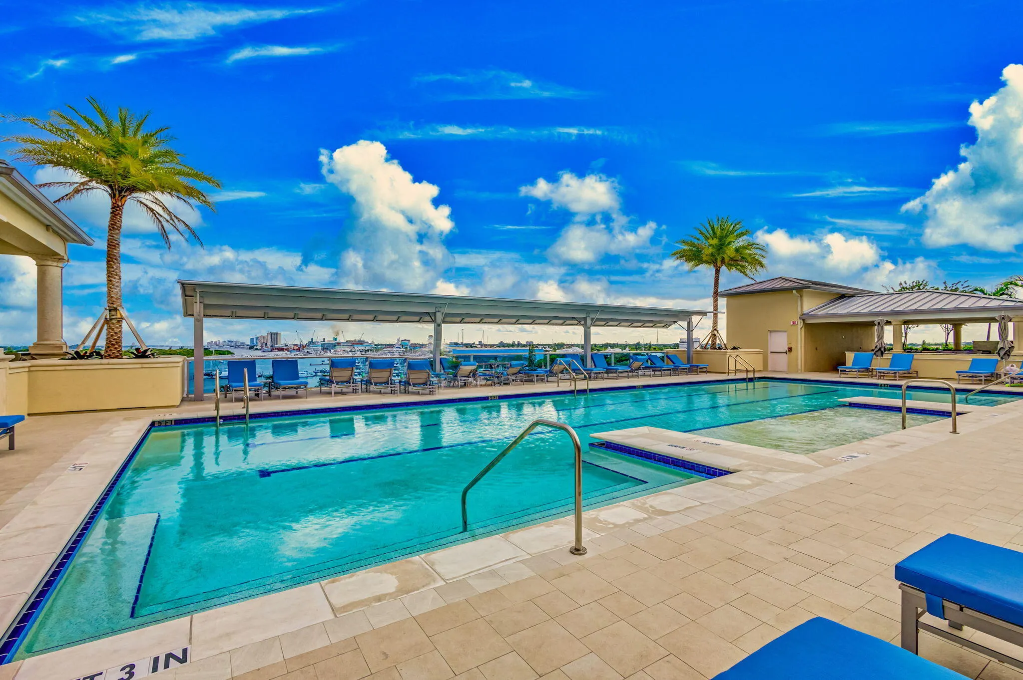 2640 Lake Shore Drive, #1716
