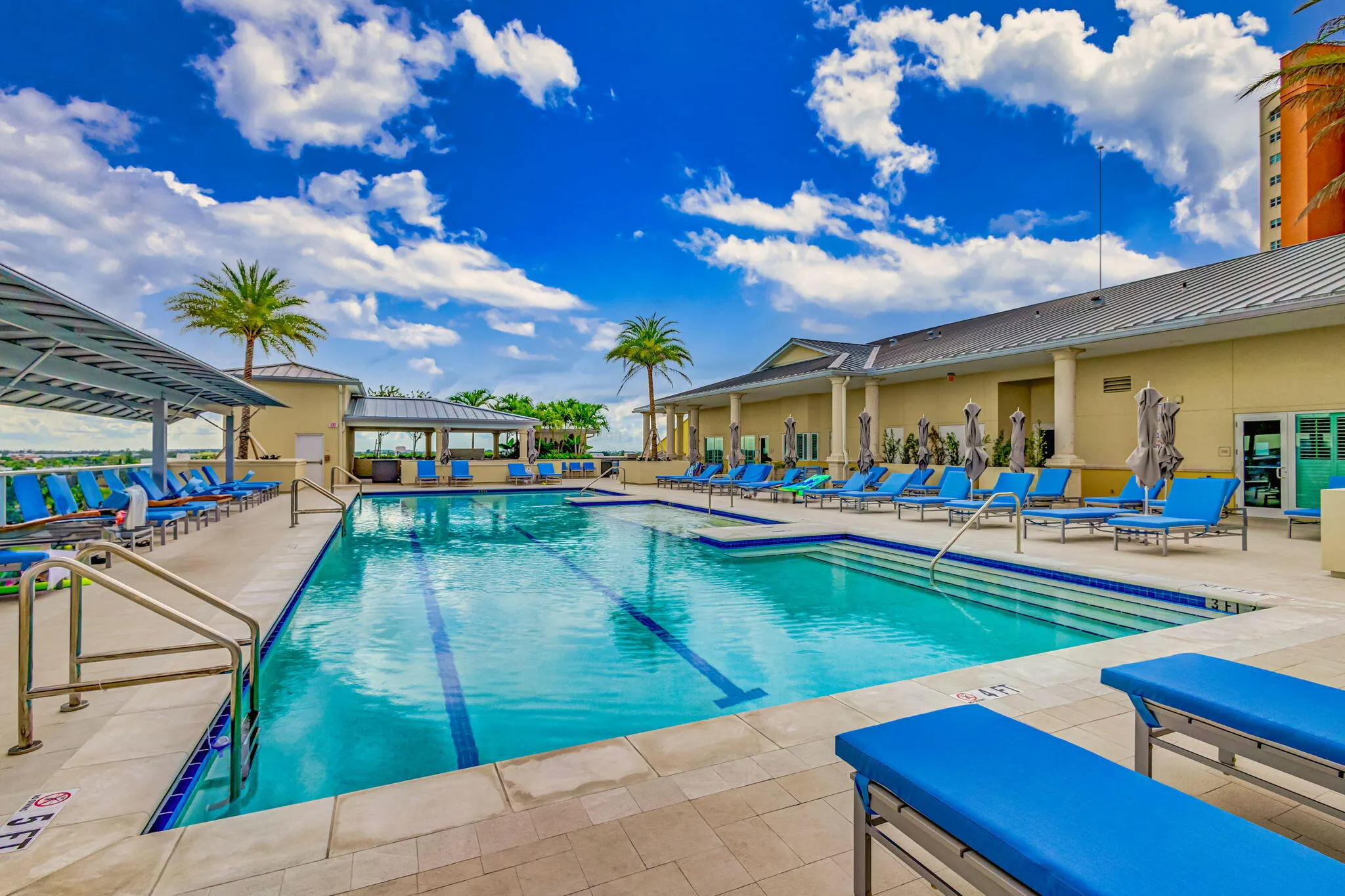 2640 Lake Shore Drive, #1716