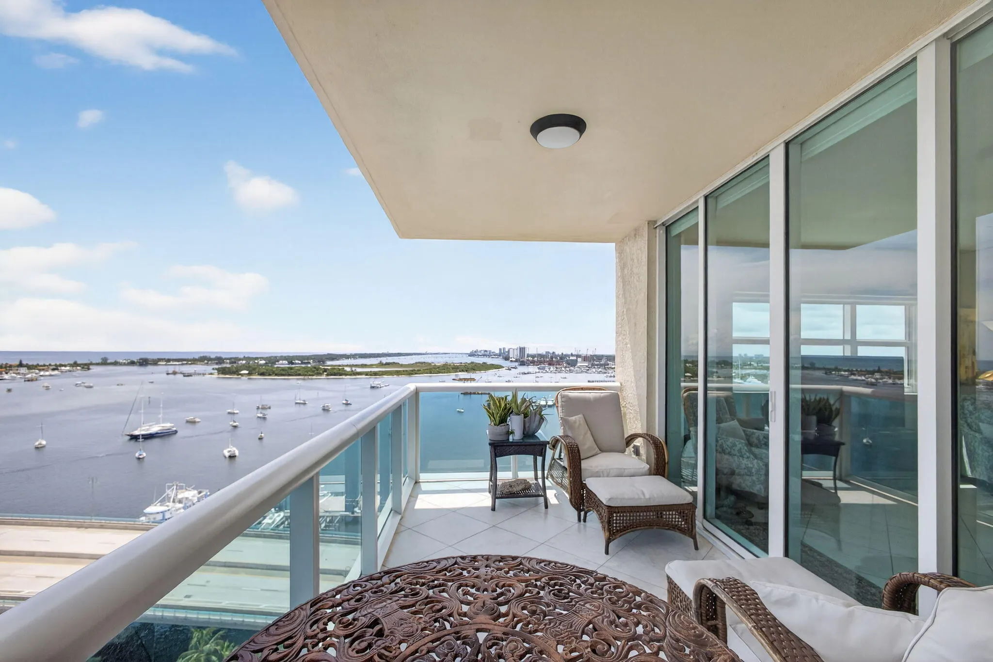 2640 Lake Shore Drive, #1716
