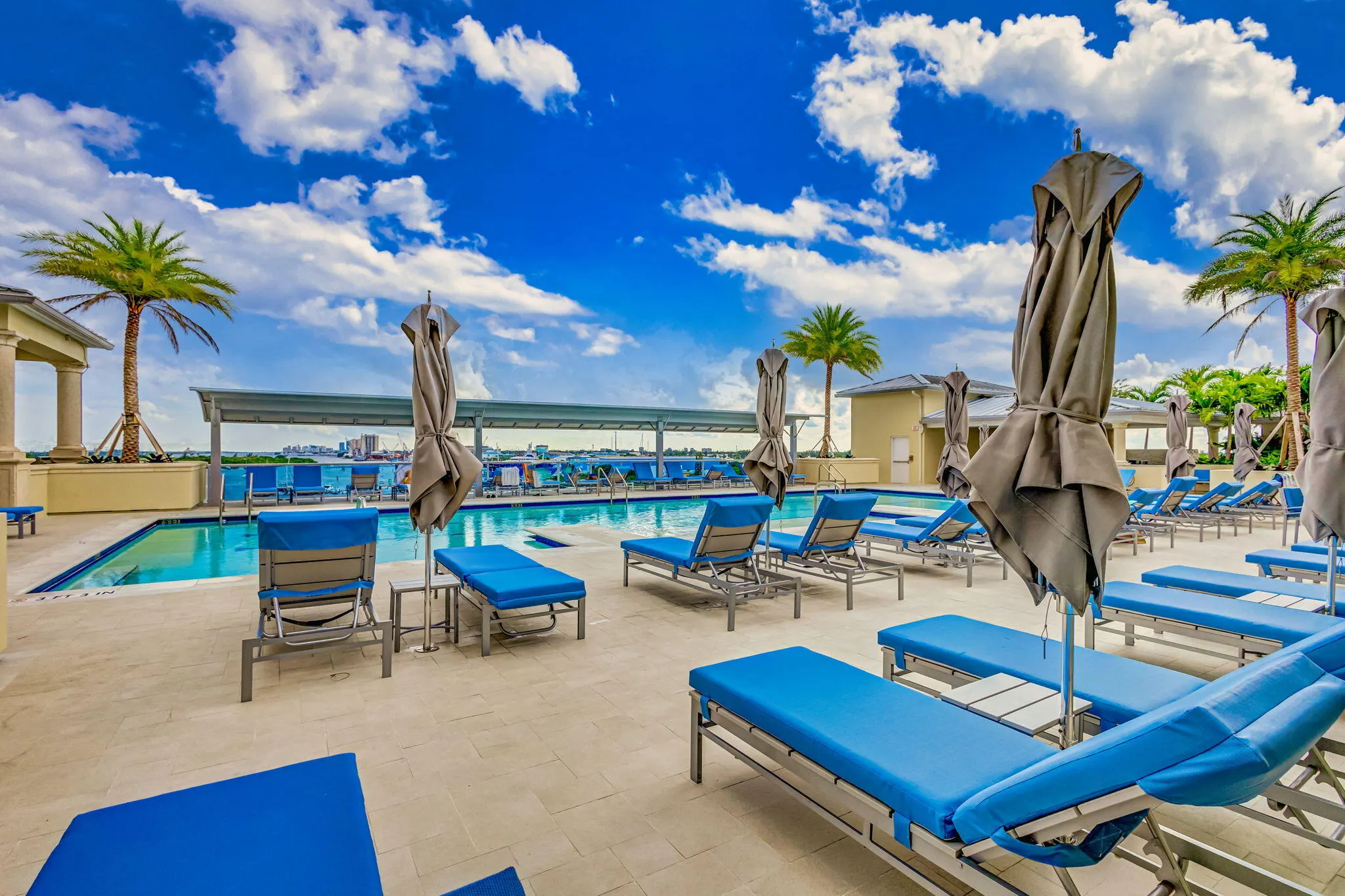 2640 Lake Shore Drive, #1716