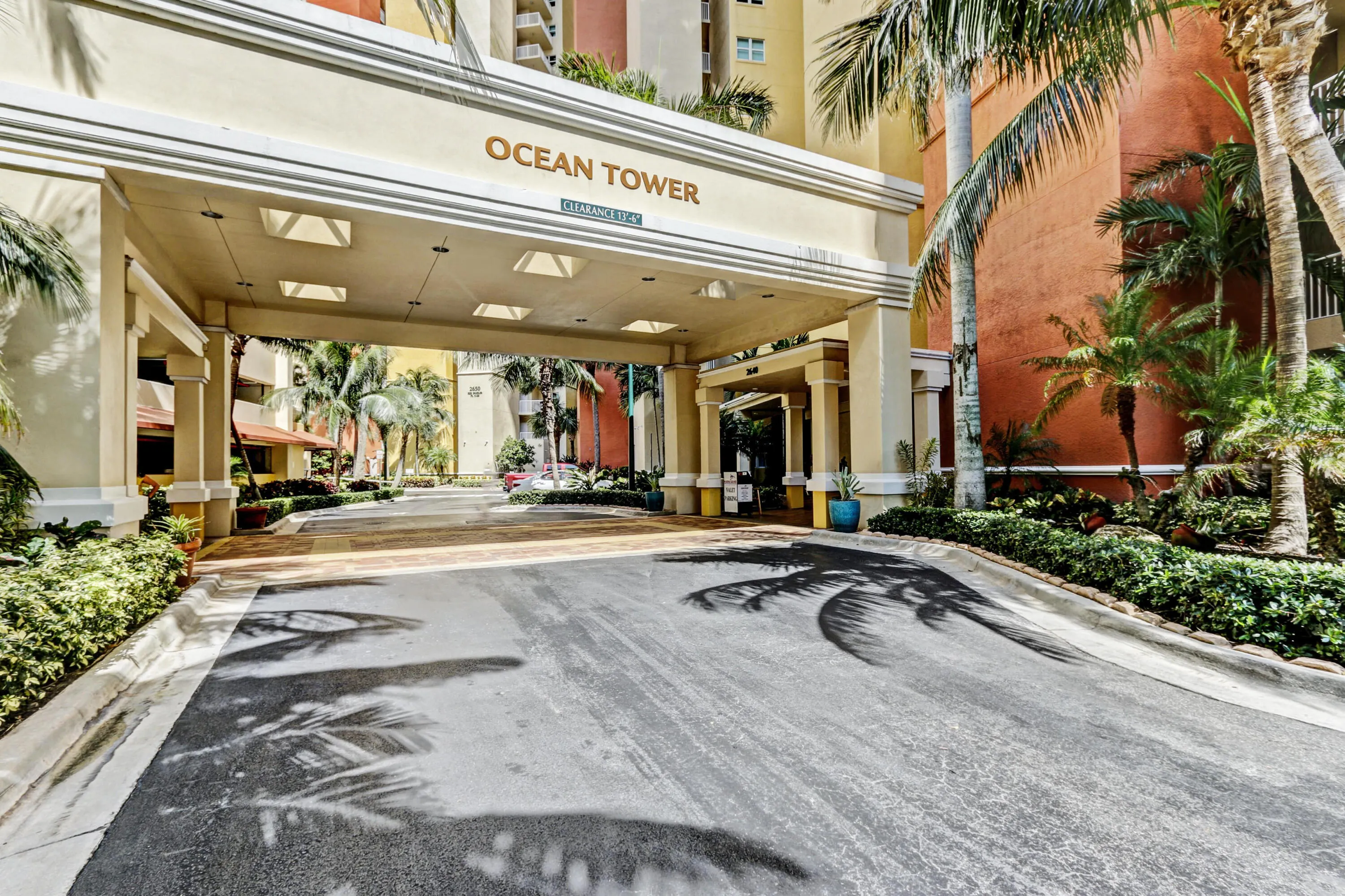 2640 Lake Shore Drive, #1716