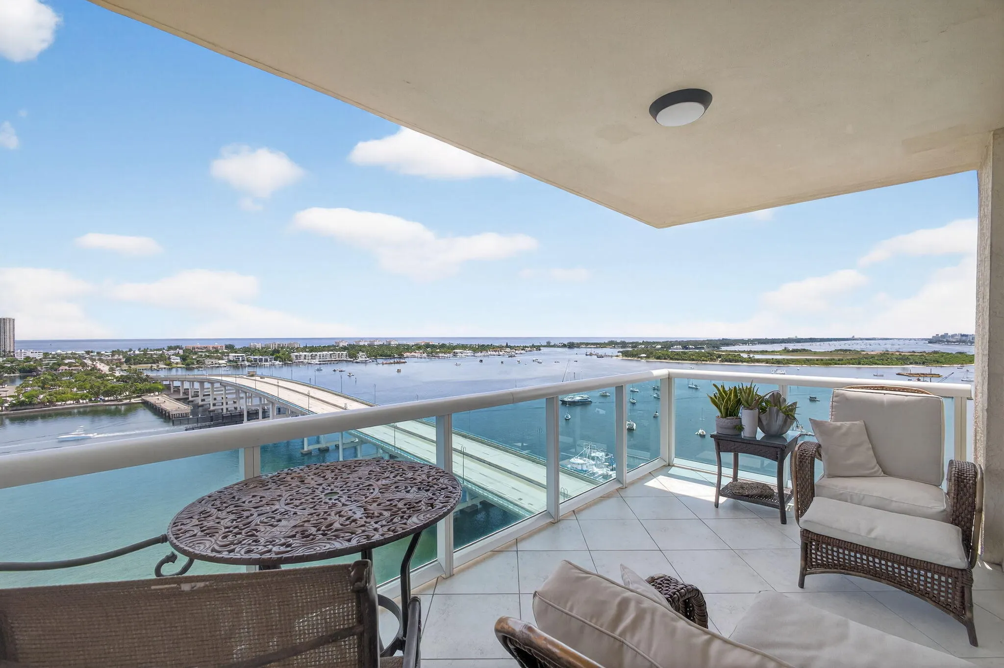 2640 Lake Shore Drive, #1716