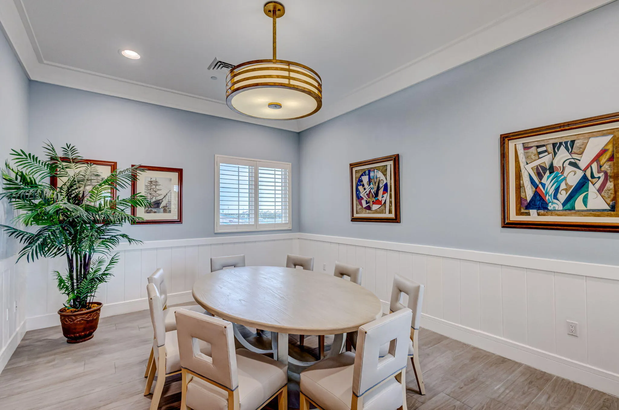 2640 Lake Shore Drive, #1716