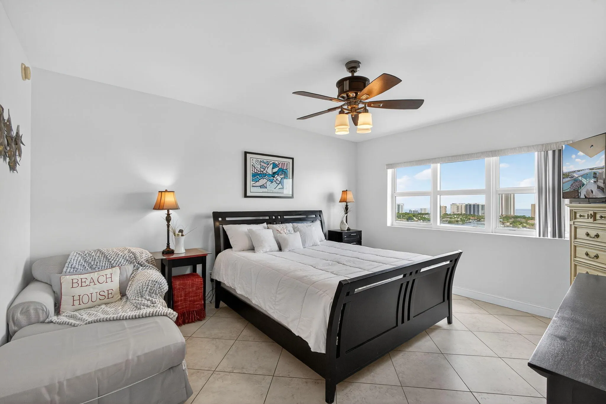2640 Lake Shore Drive, #1716