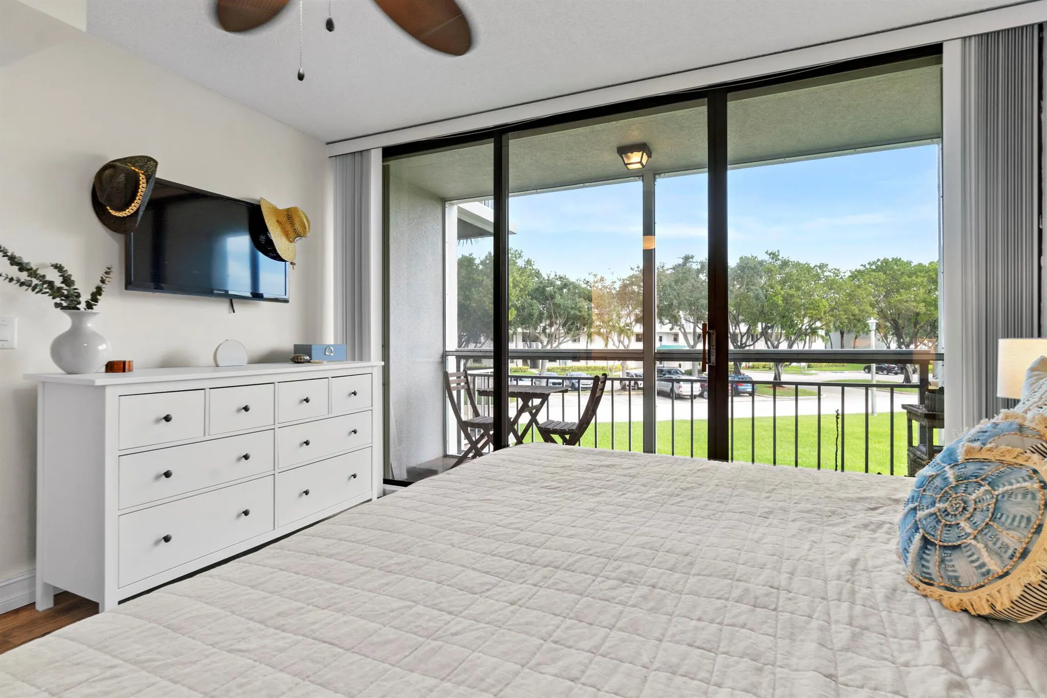 6193 Balboa Circle, #202