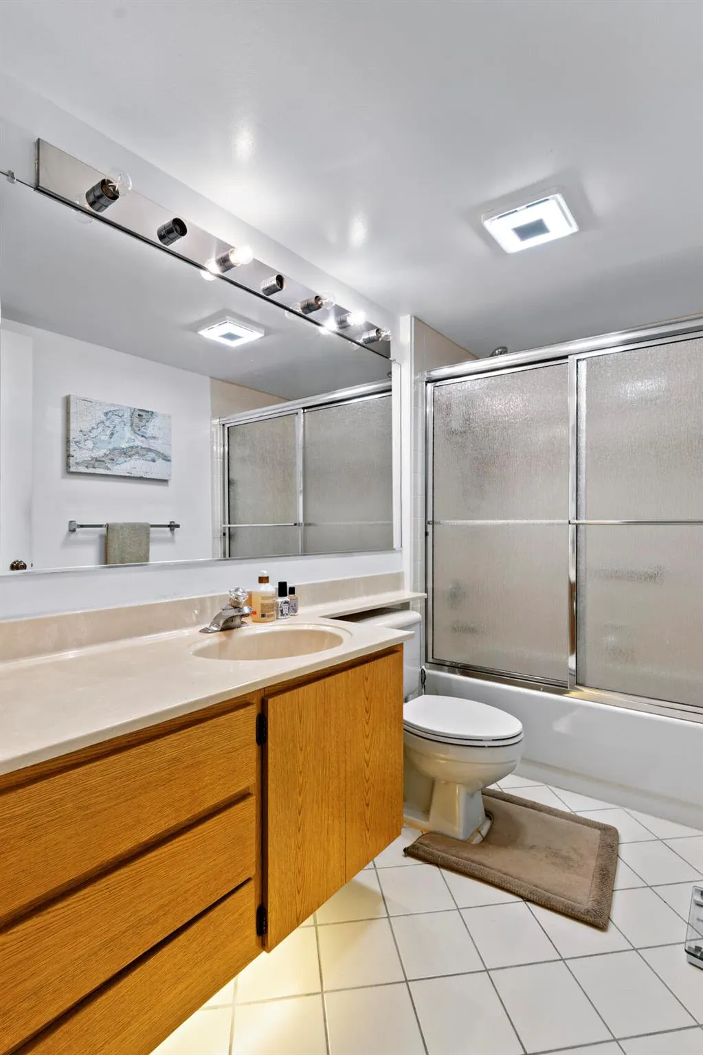 6193 Balboa Circle, #202