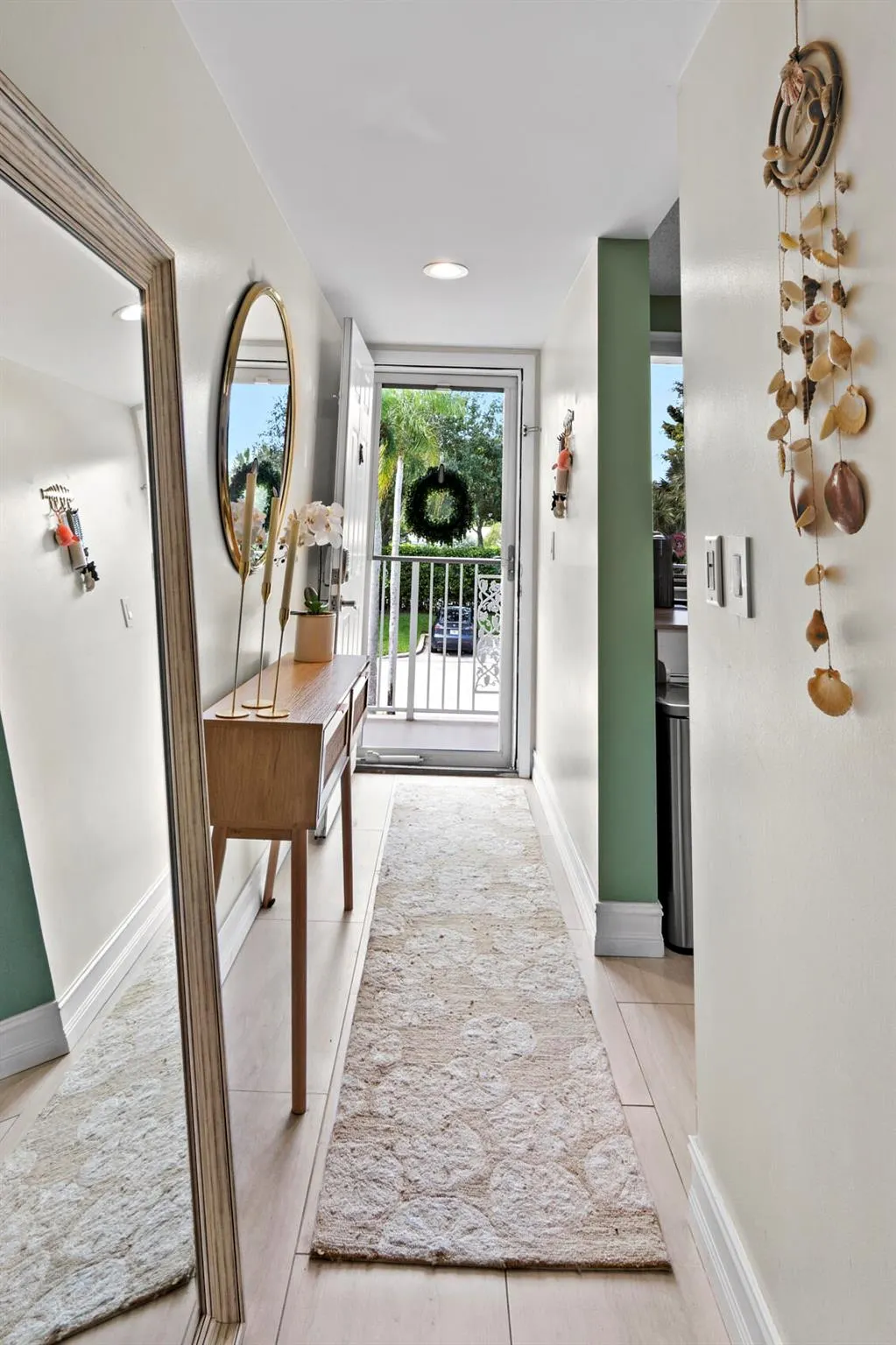 6193 Balboa Circle, #202