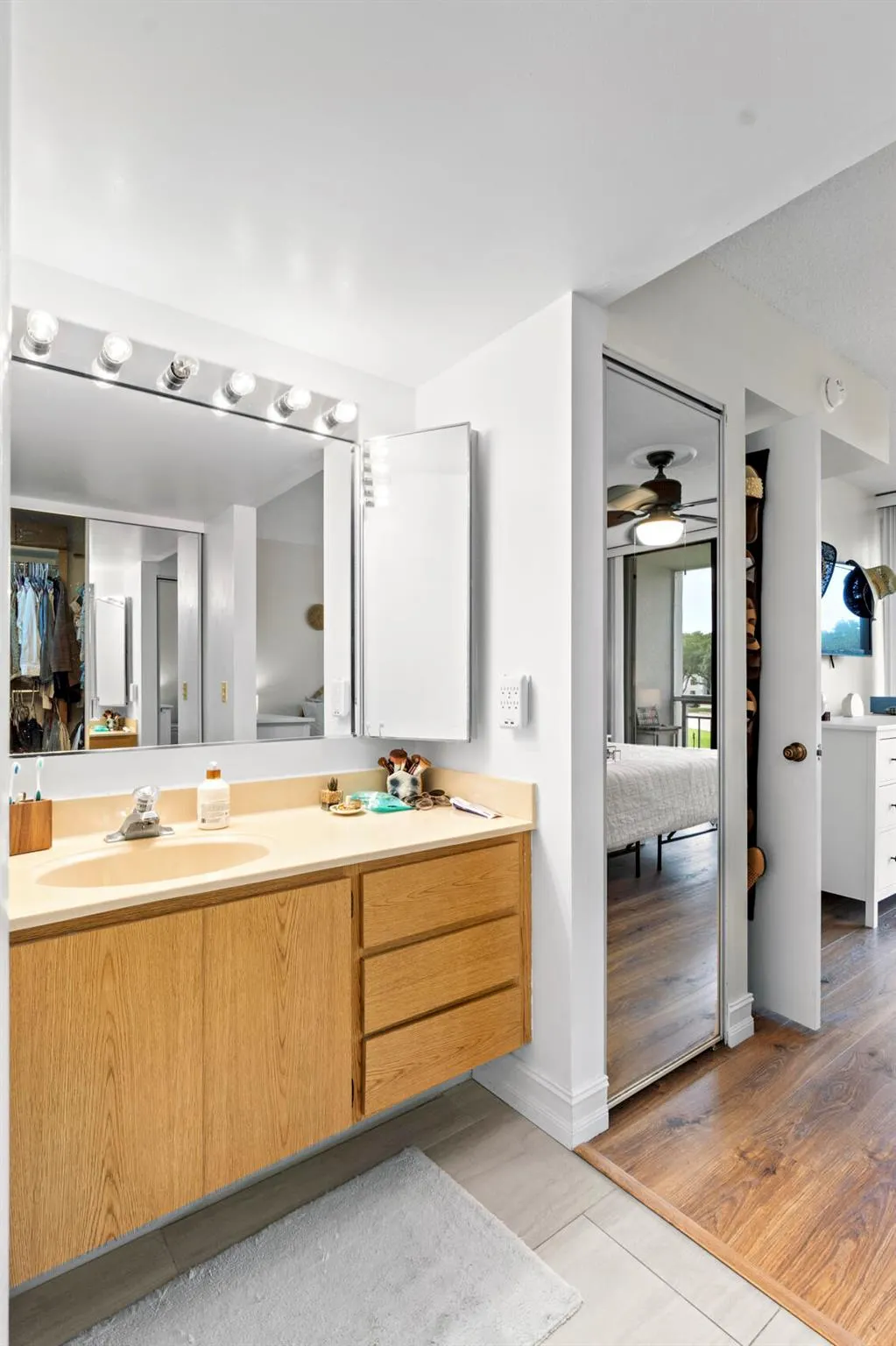 6193 Balboa Circle, #202