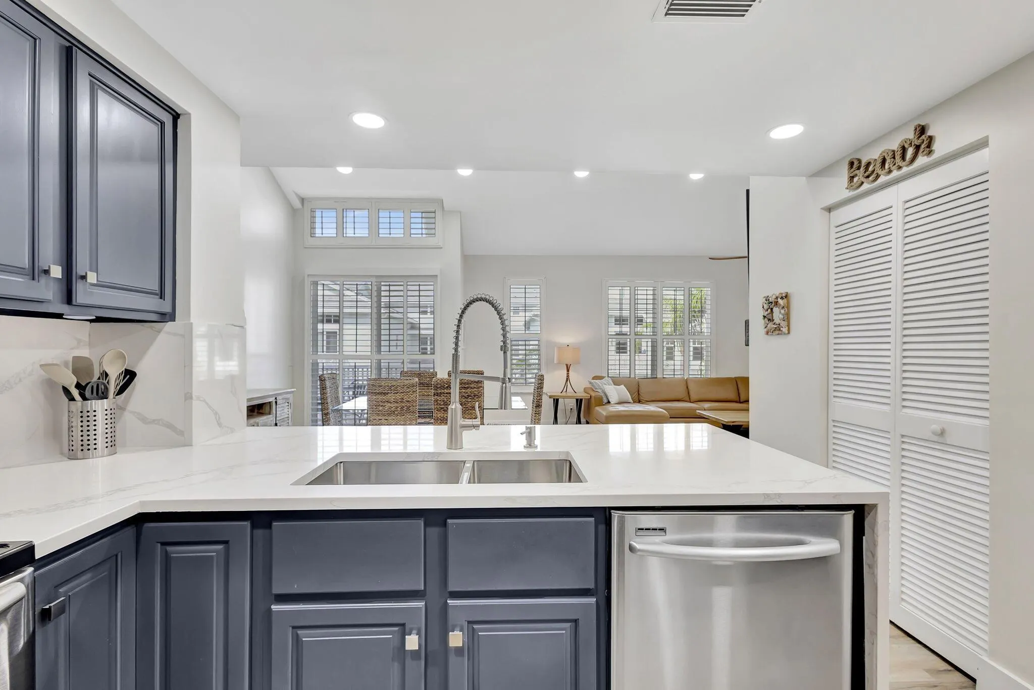 1501 Mizzenmast Way