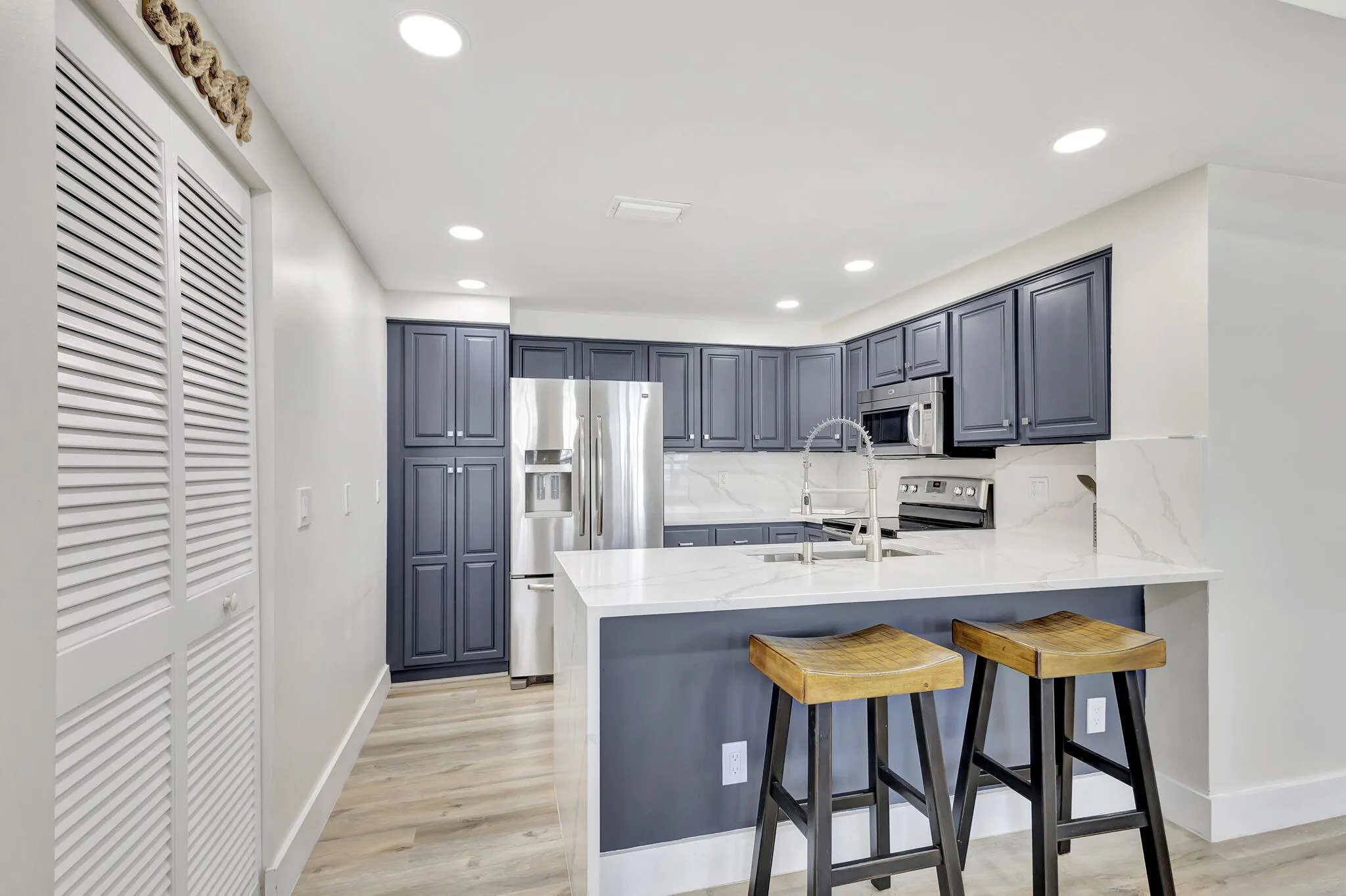 1501 Mizzenmast Way
