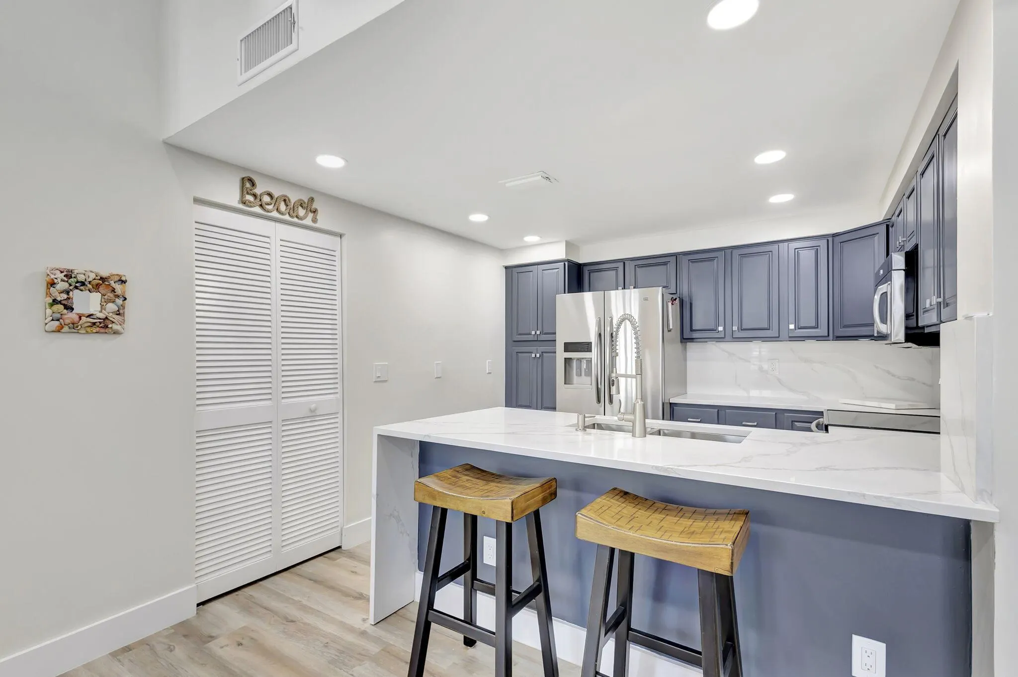 1501 Mizzenmast Way