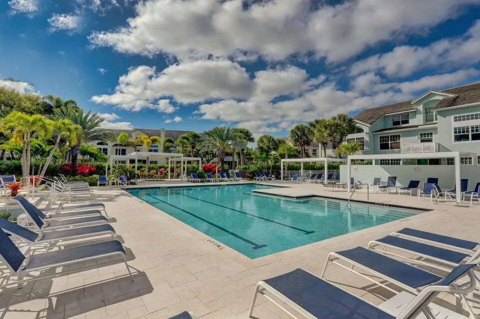 1501 Mizzenmast Way