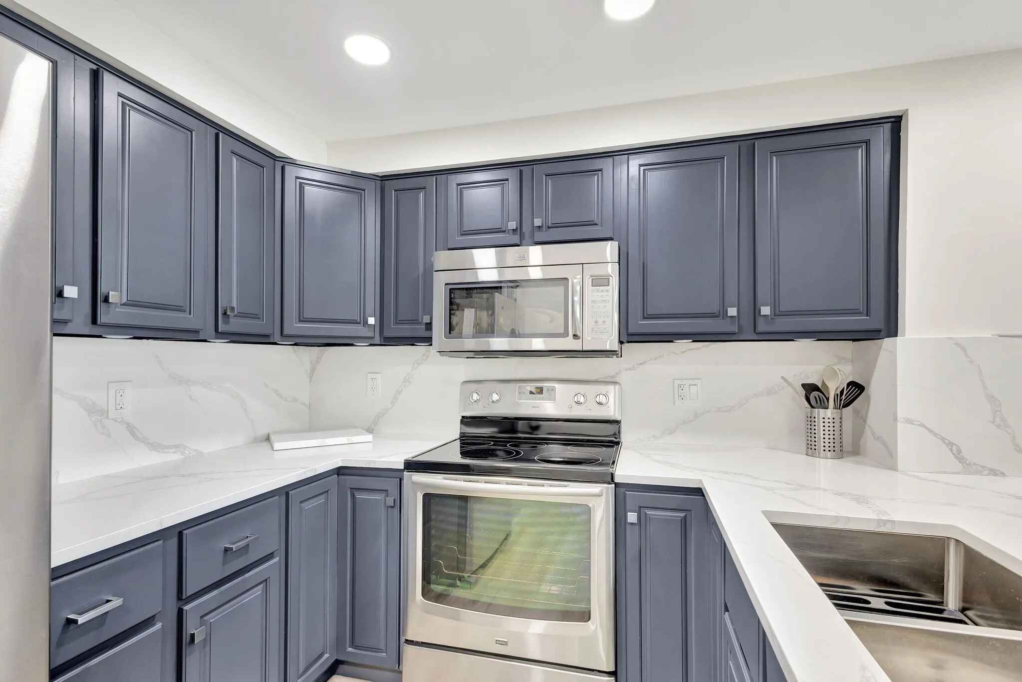 1501 Mizzenmast Way
