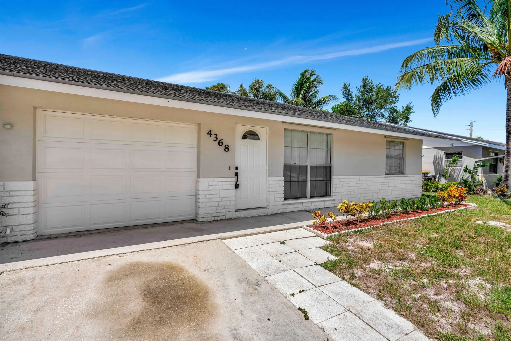 4368 SE Hamilton Lane