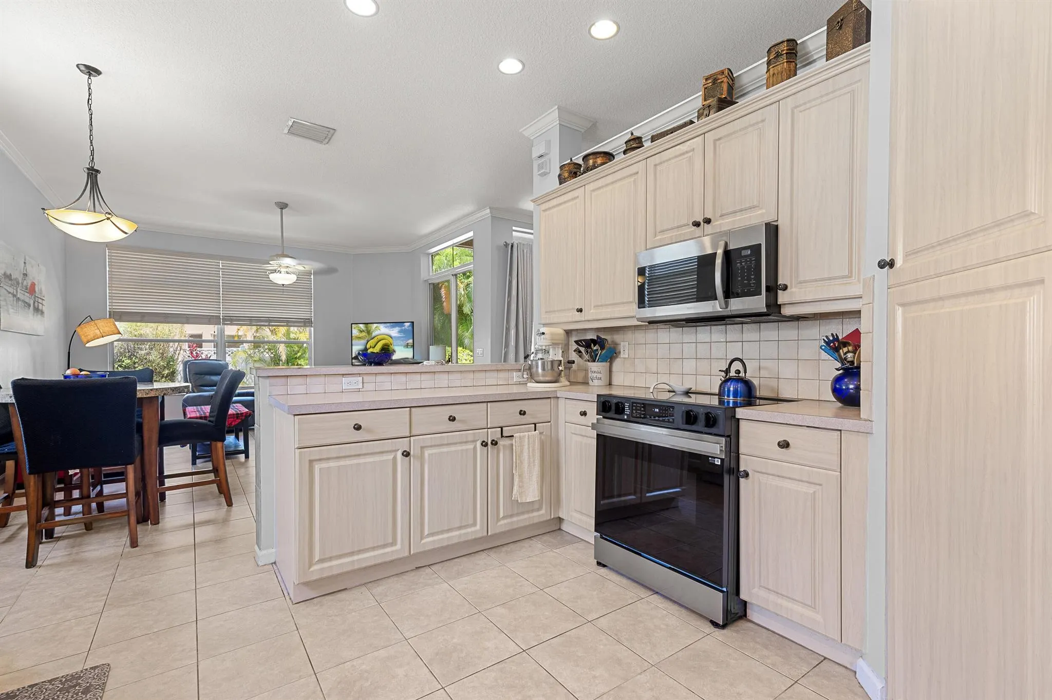 2111 2111 Bellcrest Ct, Royal Palm Court