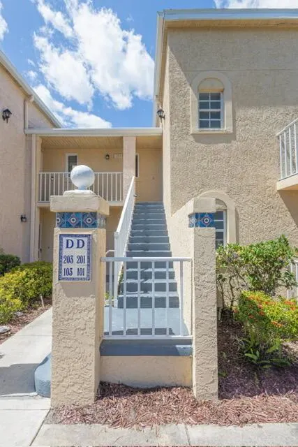 1635 SE Green Acres Circle, #201