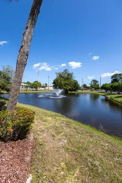 1635 SE Green Acres Circle, #201