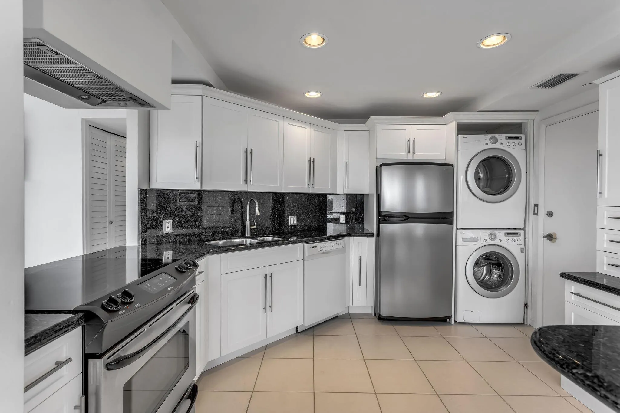 701 E Camino Real, #8f