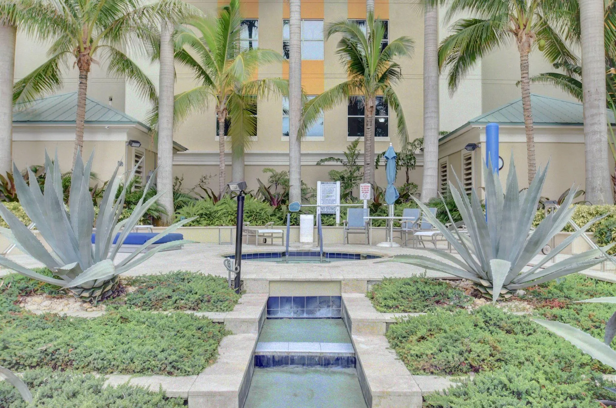 625 Casa Loma Boulevard, #304
