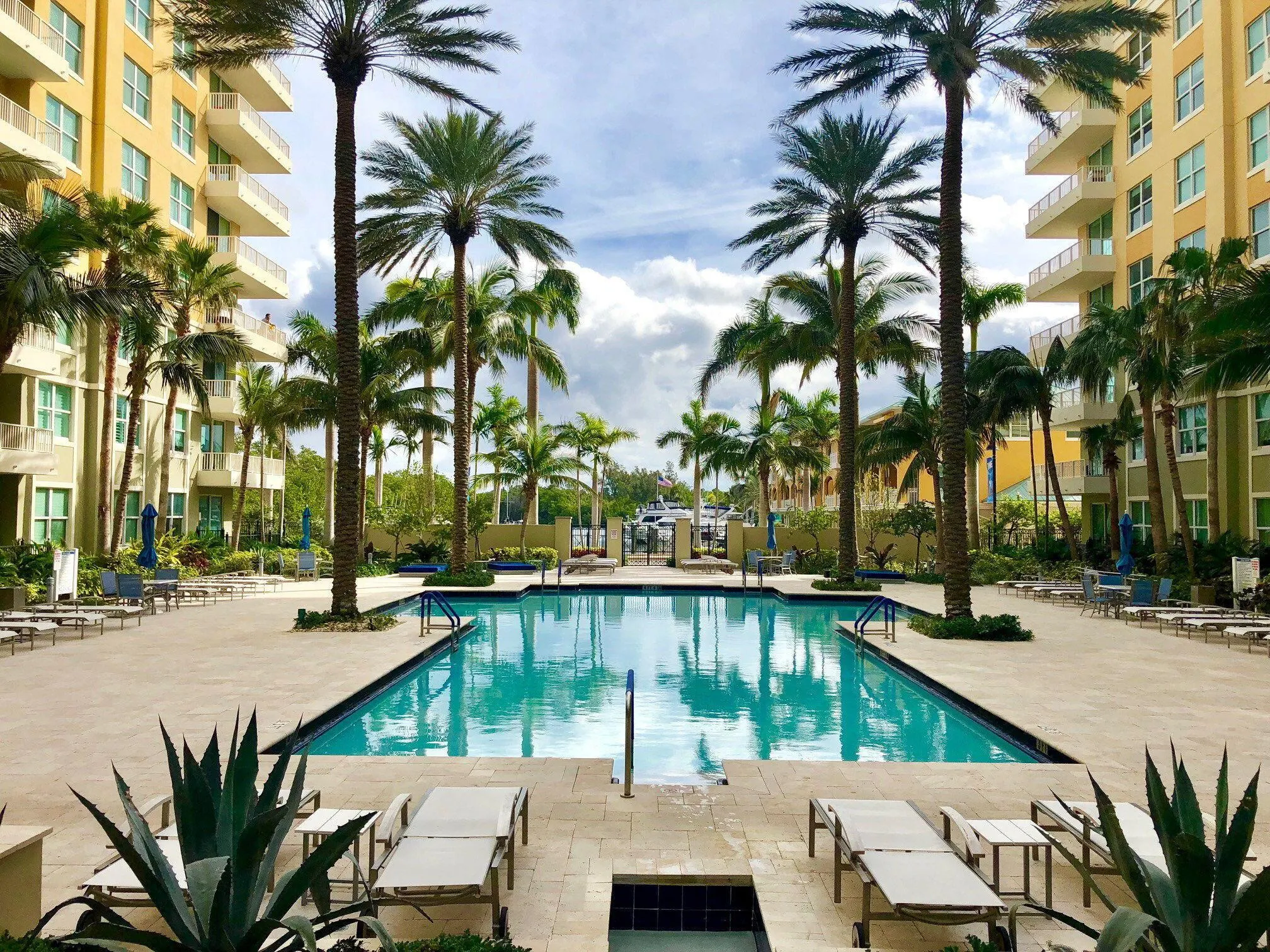 625 Casa Loma Boulevard, #304