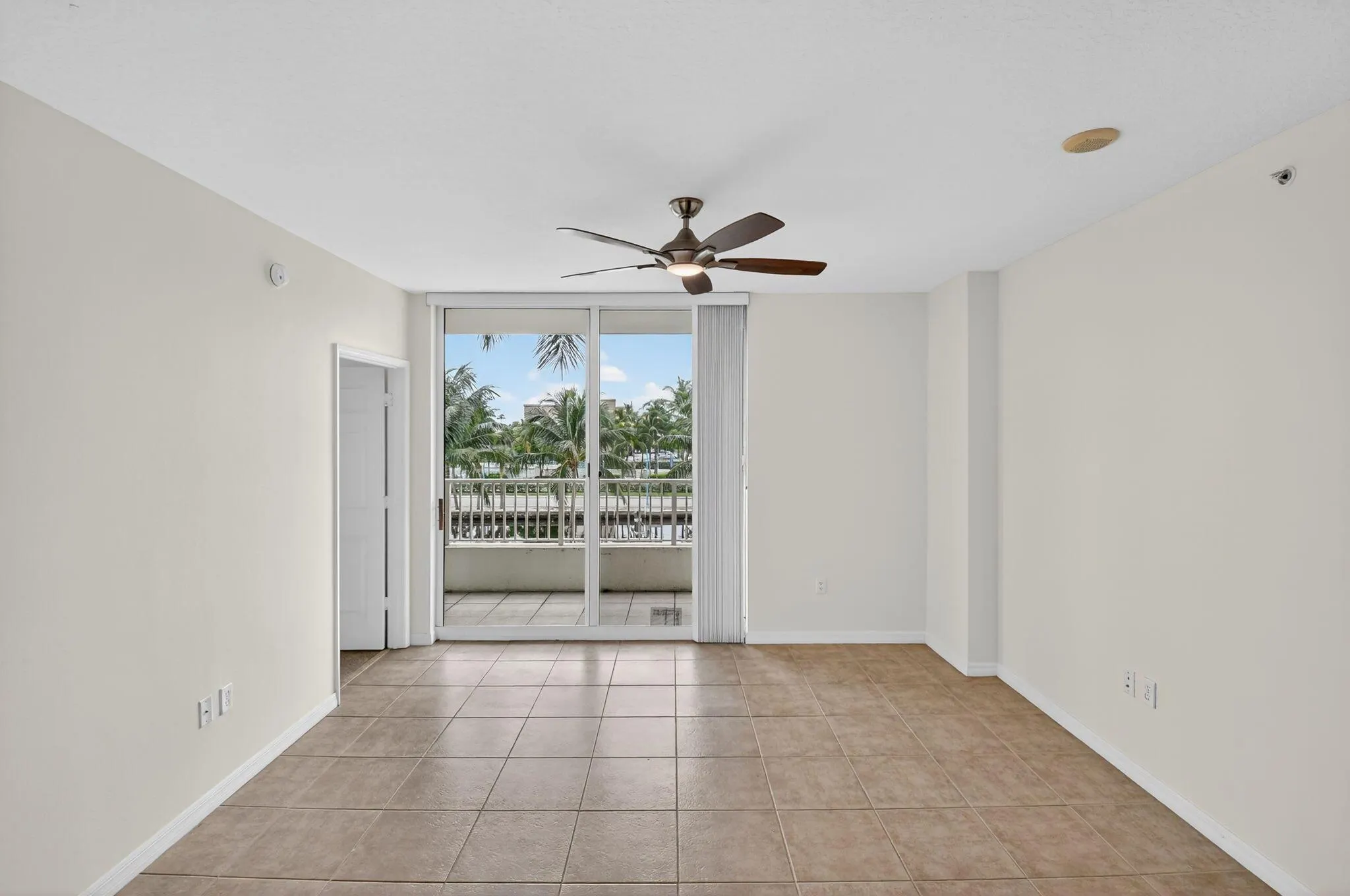 625 Casa Loma Boulevard, #304