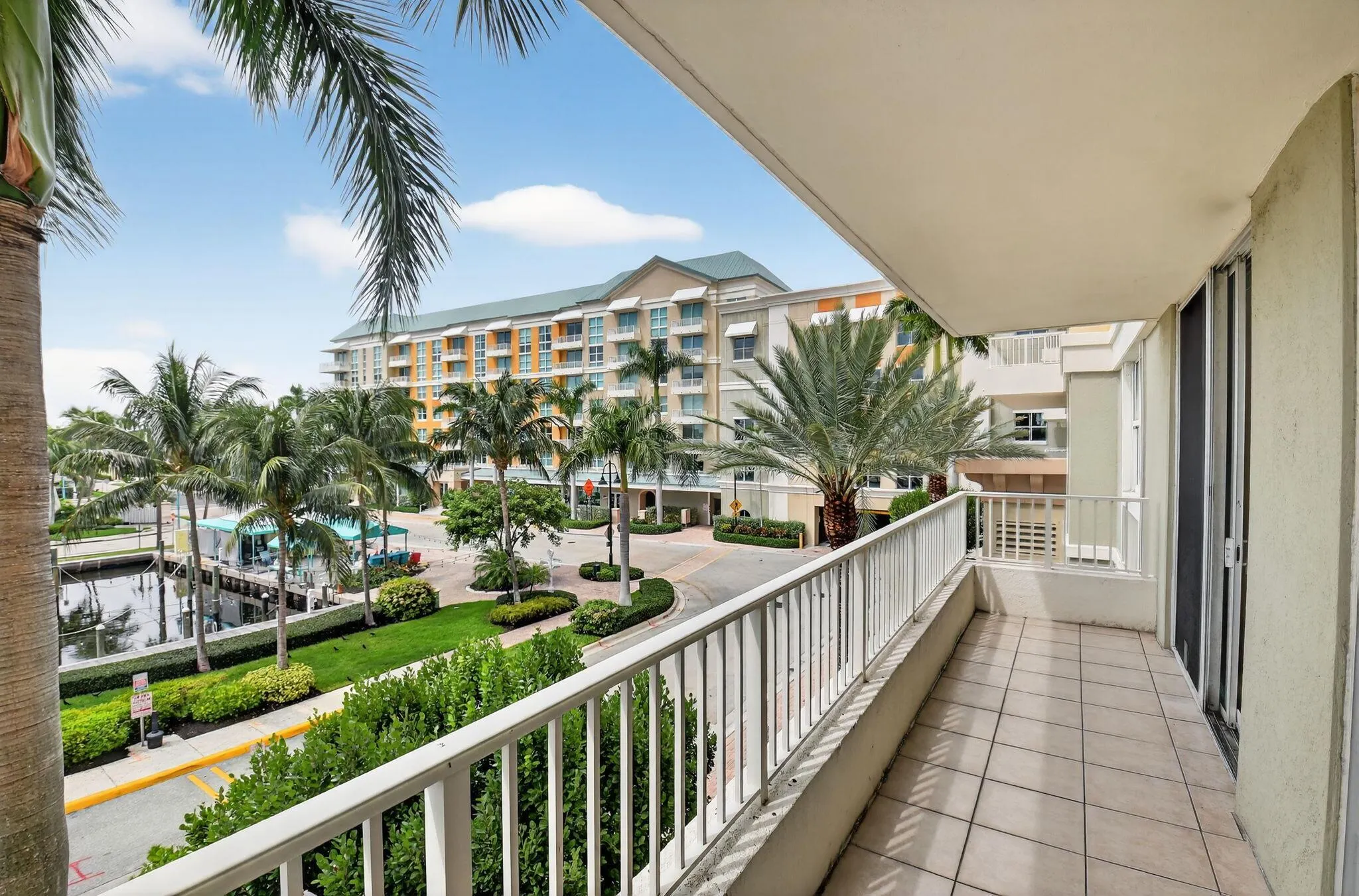 625 Casa Loma Boulevard, #304